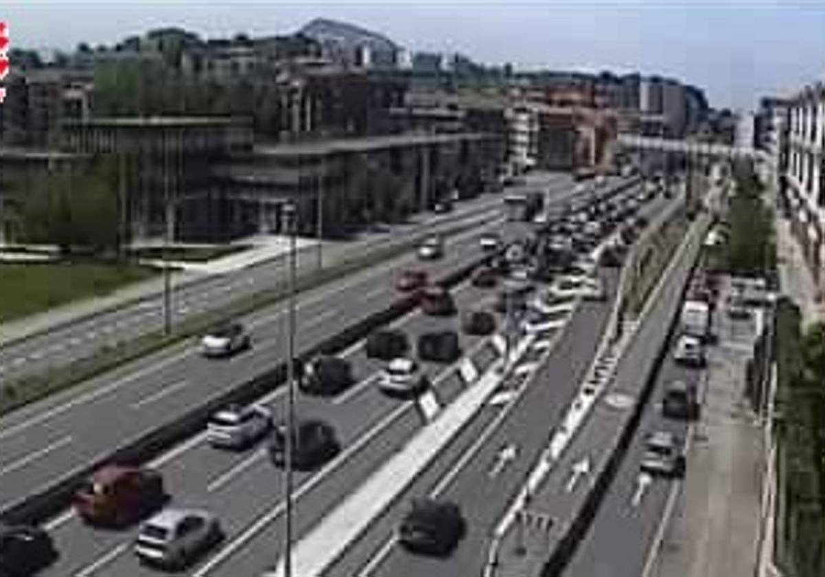 Se solucionan las retenciones en La Avanzada, Rontegi y Txorierri en dirección Getxo tras dos accidentes