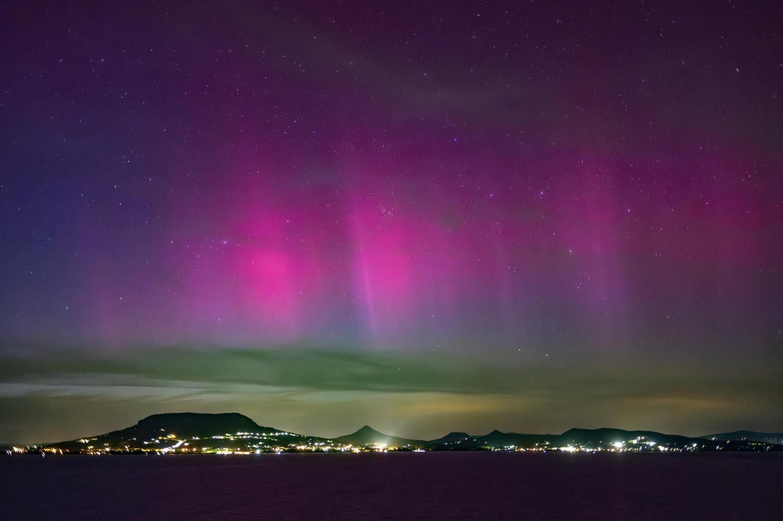 La aurora boreal tiñe el cielo de todo el mundo