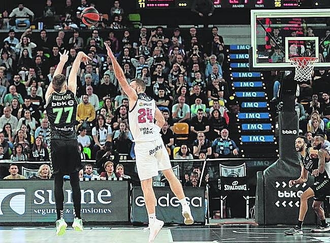 Momento en el que Kullamae mete el triple de la victoria.
