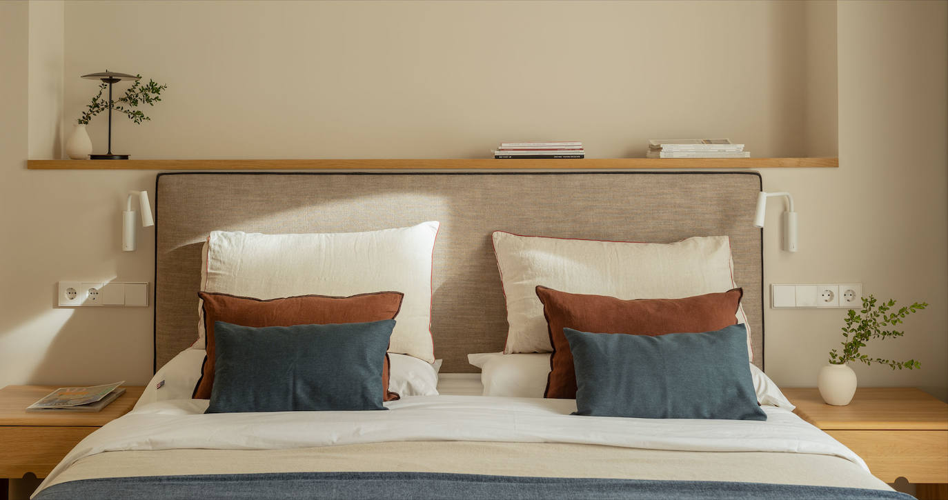 El piso de una pareja joven y sus dos hijos en Bilbao que juega con los colores y la luz del sol