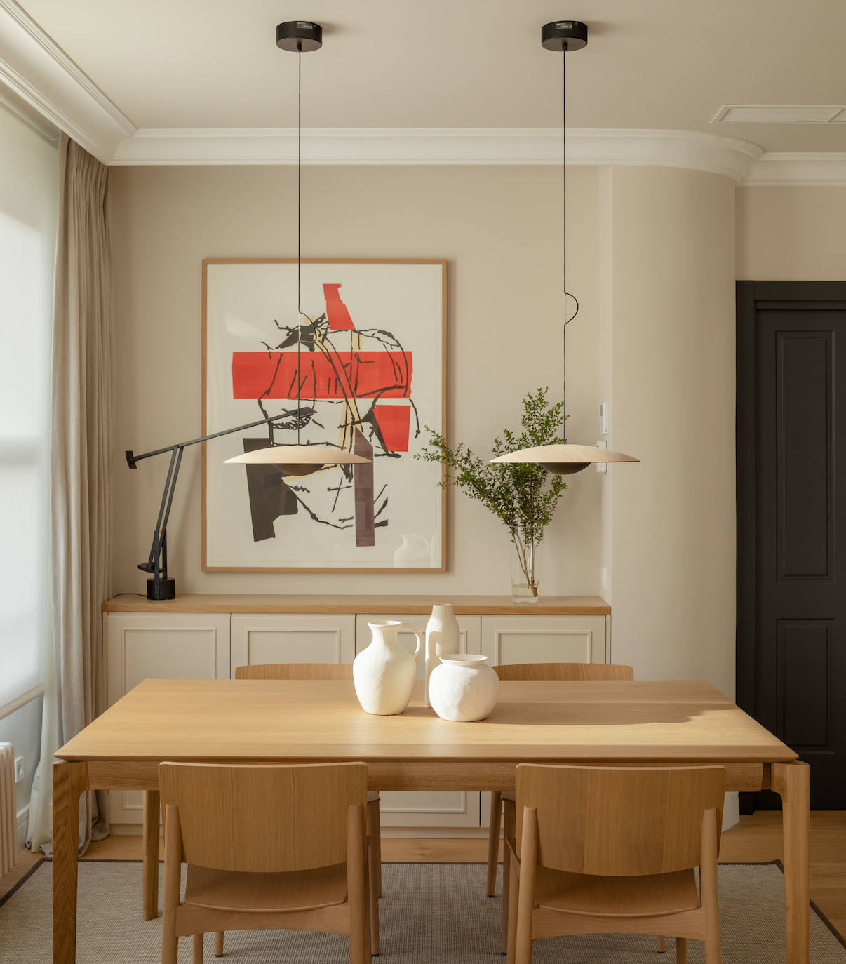 El piso de una pareja joven y sus dos hijos en Bilbao que juega con los colores y la luz del sol