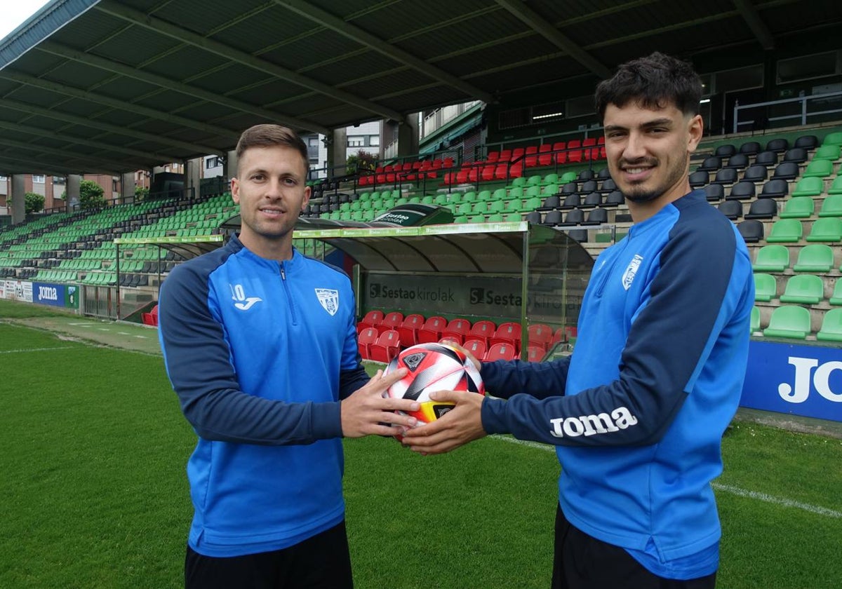 Leandro Martínez y Jon Guruzeta sueñan con sellar mañana la permanencia del Sestao River en Primera Federación.