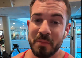 El tremendo cabreo de 'Cenando con Pablo' en un gimnasio por su camiseta de tirantes: «Se me han hinchado las pelotas»