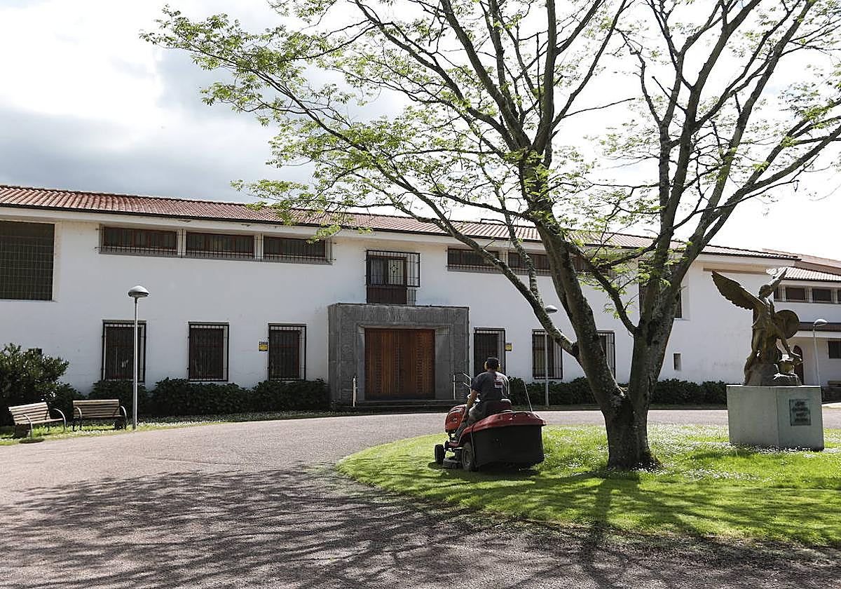 El convento de Derio, en una imagen tomada ayer mismo.