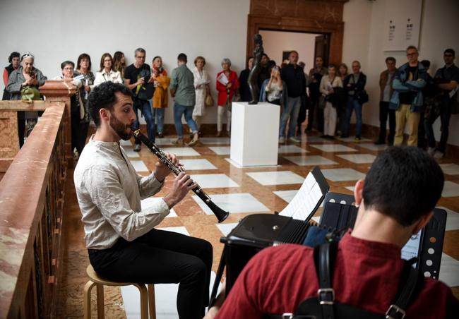 El dúo de clarinete y acordeón Musikagune en el Bellas Artes.