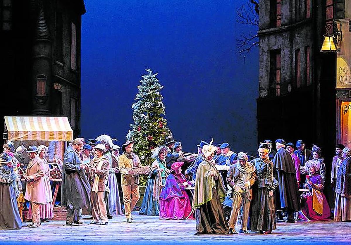 El segundo acto muestra el bullicio del Barrio Latino de París en Nochebuena.