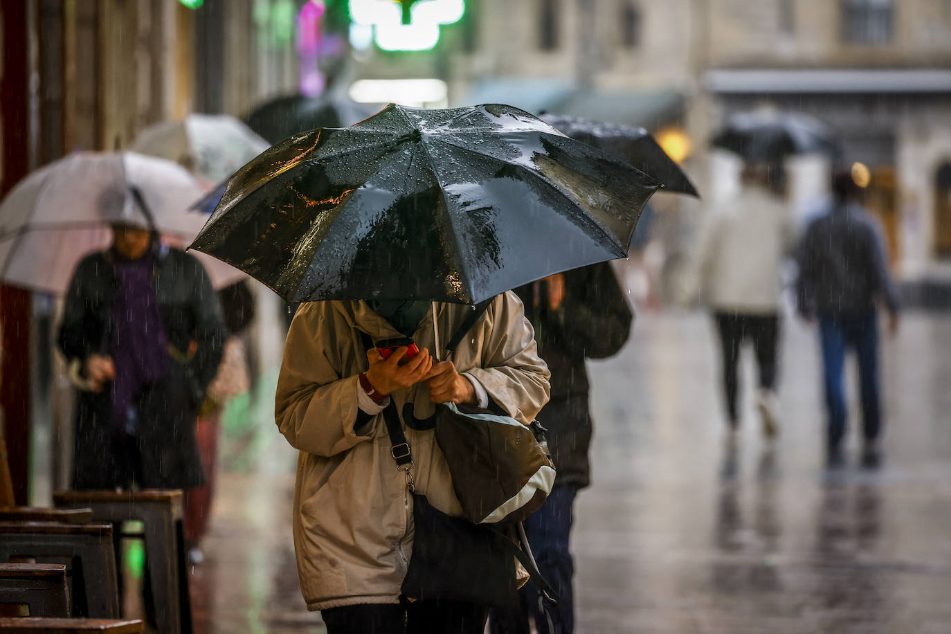 La tormenta de este lunes en Vitoria en imágenes