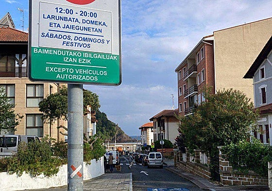 Una de las calles de Armintza donde se aplica la OTA.