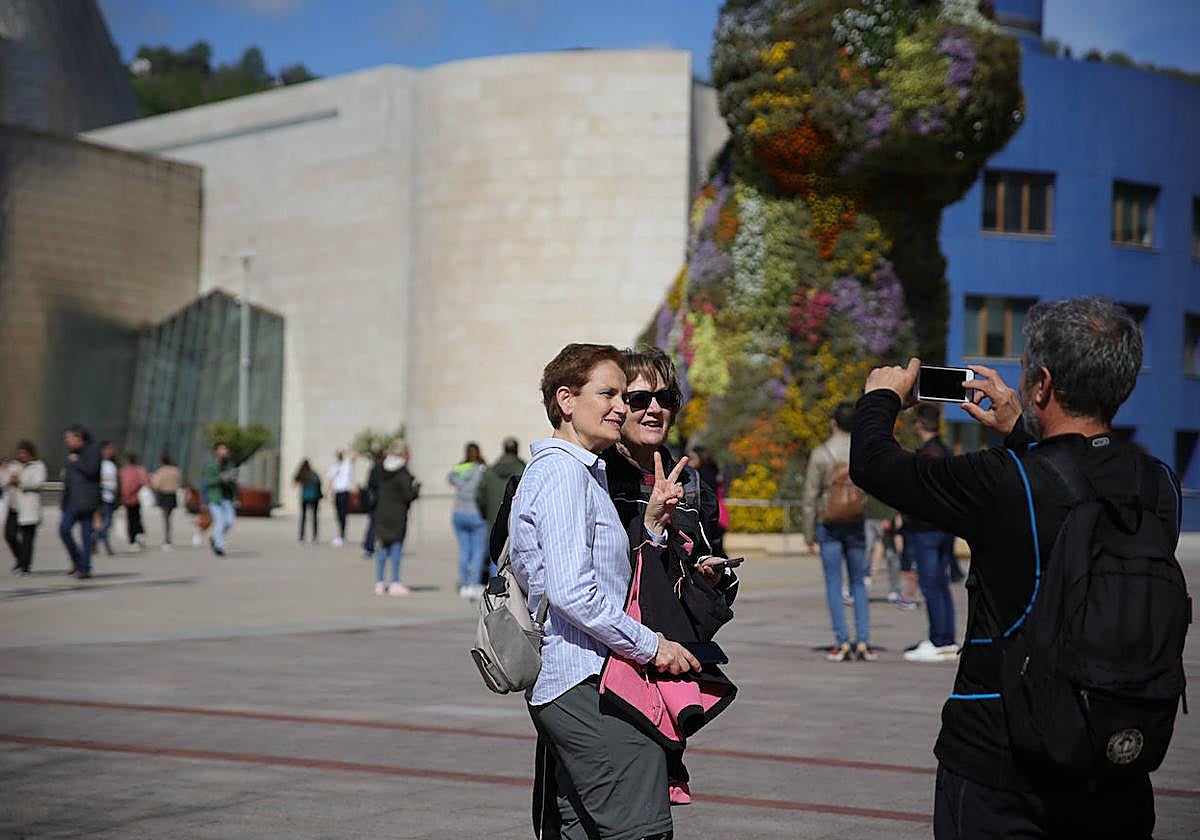Un total de 64.696 turistas extranjeros visitaron Bizkaia durante el mes de abril.