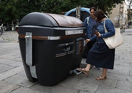 Los contenedores orgánicos se abren con la tarjeta municipal ciudadana y servirán para aplicar las bonificaciones fiscales a partir del próximo año.