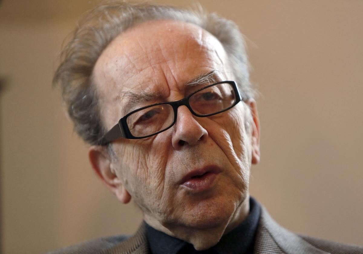 Ismail Kadaré idazlea.