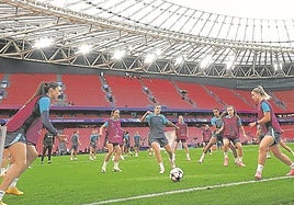 El Barcelona entrenando en San Mamés