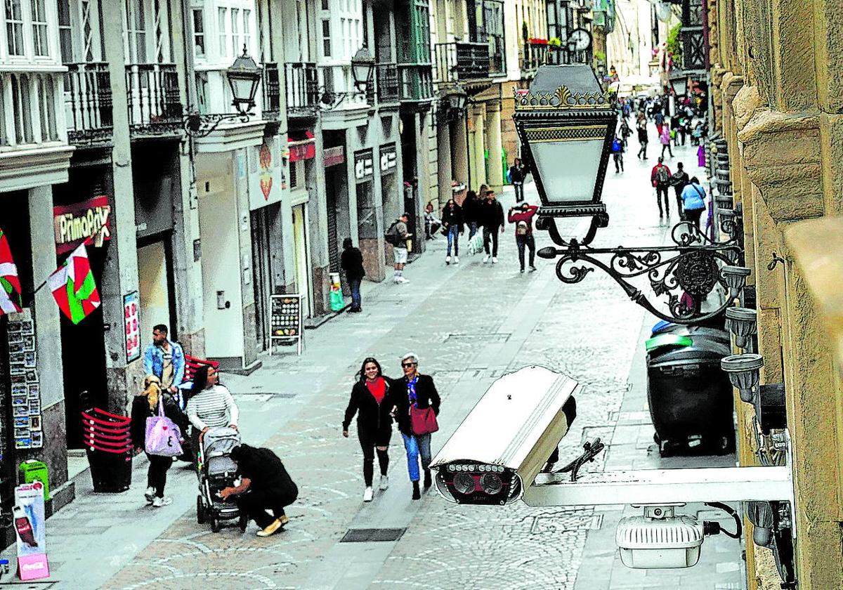 Una treintena de cámaras lectoras de matrículas están instaladas en los accesos del Casco Viejo.