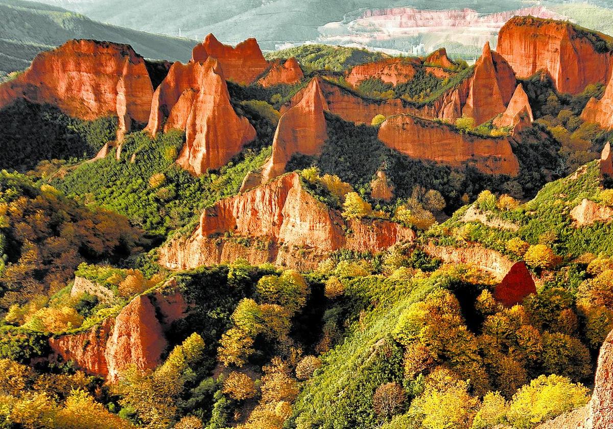 Las Médulas acogieron la mayor explotación aurífera del Imperio, allí trabajaron más de 60.000 esclavos.