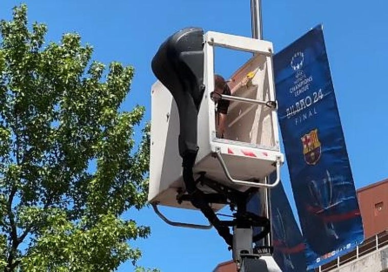 Comienza el montaje de la fan zone del Barça para la Champions femenina en Doña Casilda