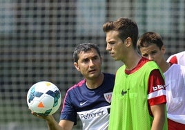 Ernesto Valverde e Iñigo Pérez en 2013 en Lezama.