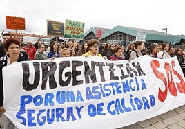 Manifestación de las trabajadoras de Urgencias de Txagorritxu