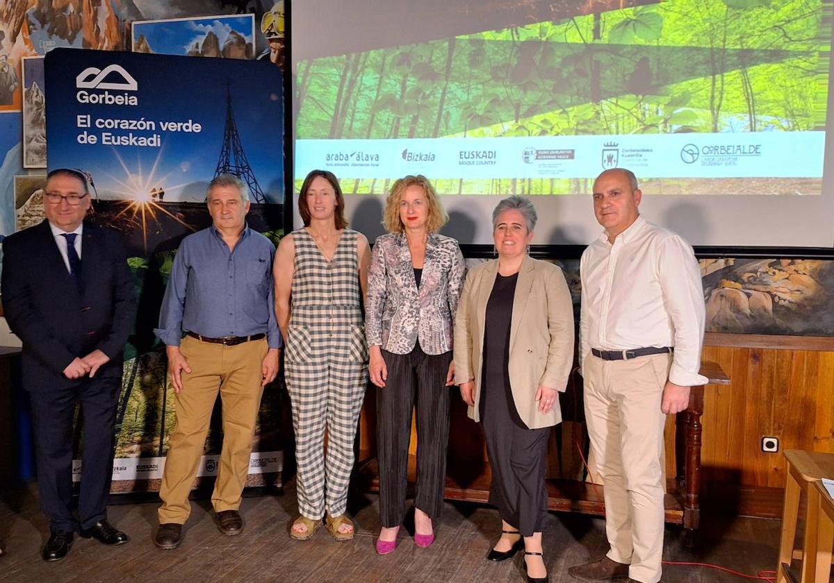 La presentación del destino Gorbea se realizó en la librería Desnivel de Madrid.