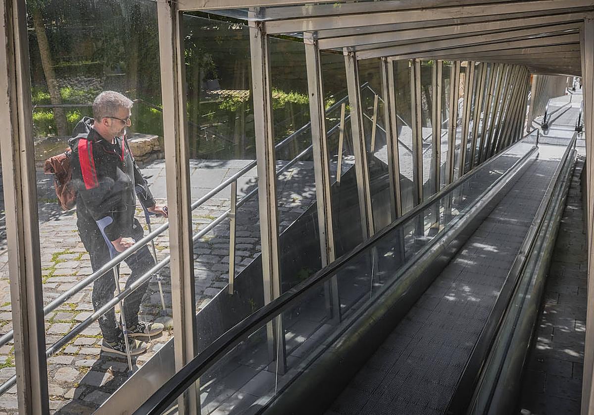 Vitoria ha impuesto una decena de multas a la empresa encargada del mantenimiento de las rampas en el último año.