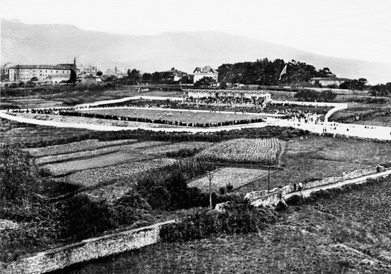 Muelle de Sendeja y barcos.