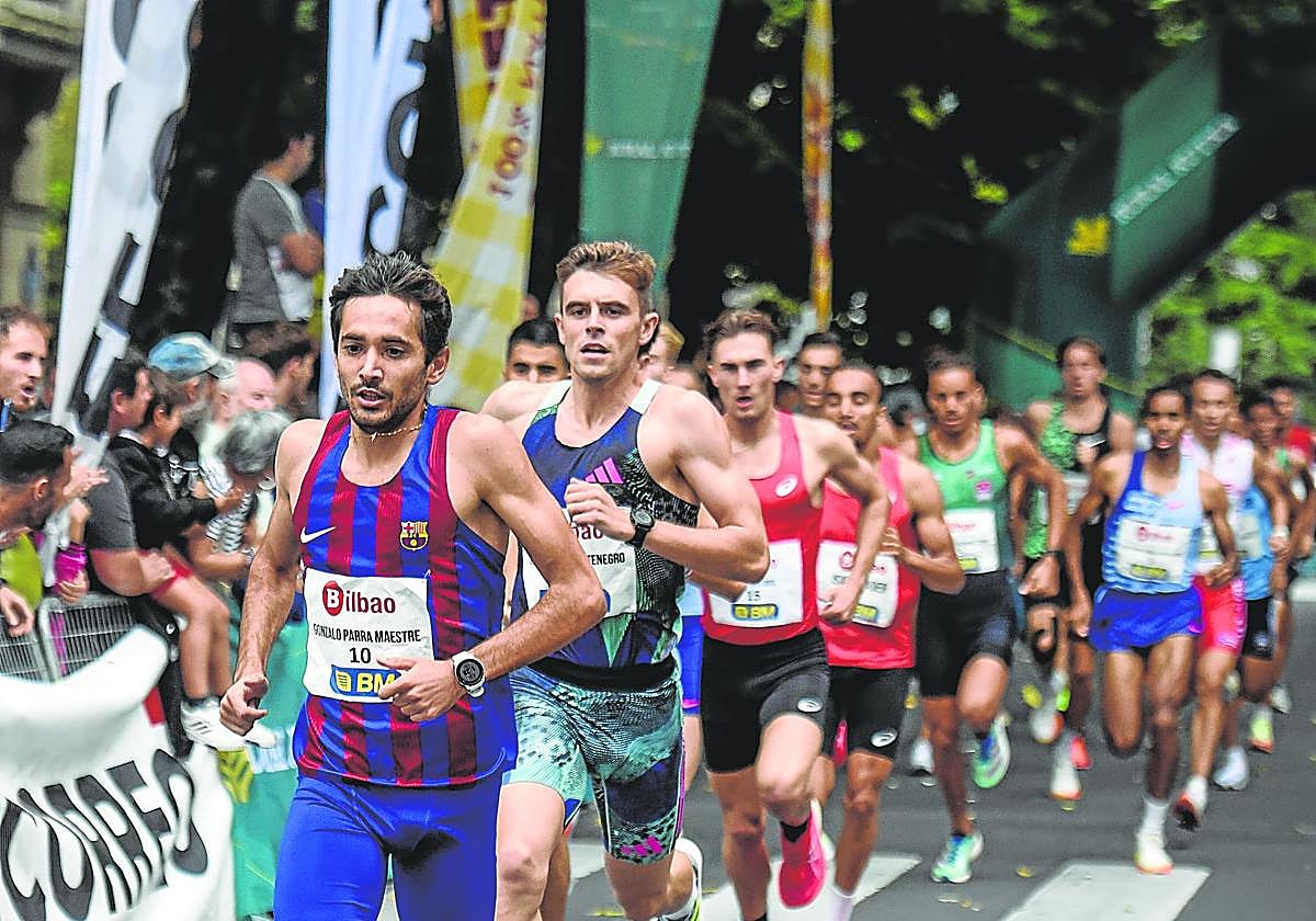 Participantes, durante la disputa de la Milla de Bilbao.