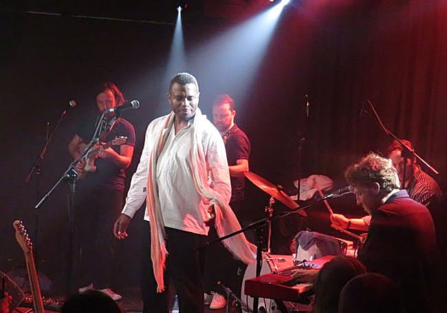 El quinteto de Nashville, TN, con su líder iluminado