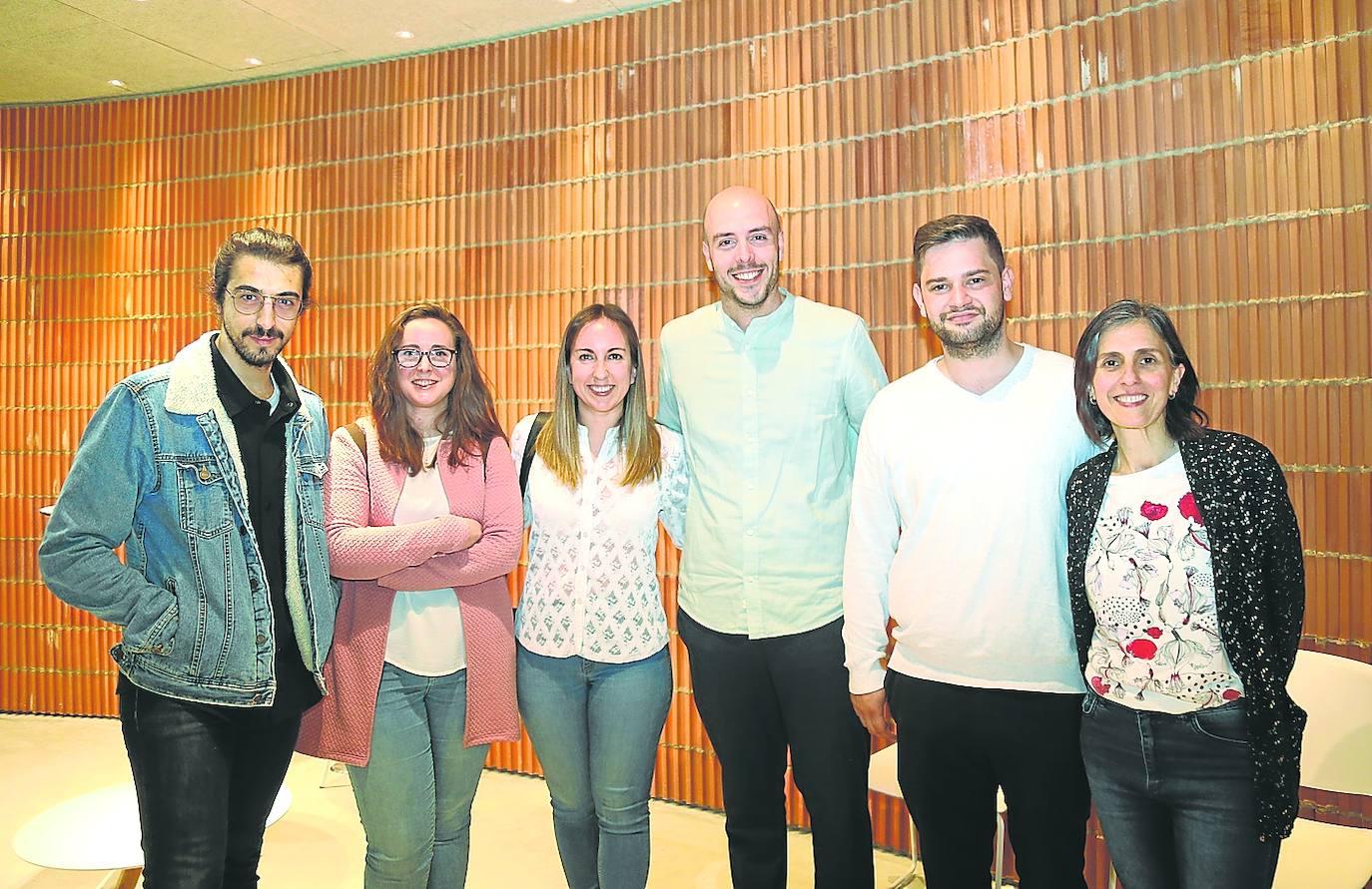 Sergio Helguera, Arrate Pino, Amaia García, Aitor Beitia, Aitor Izura y Karmele Rekondo.