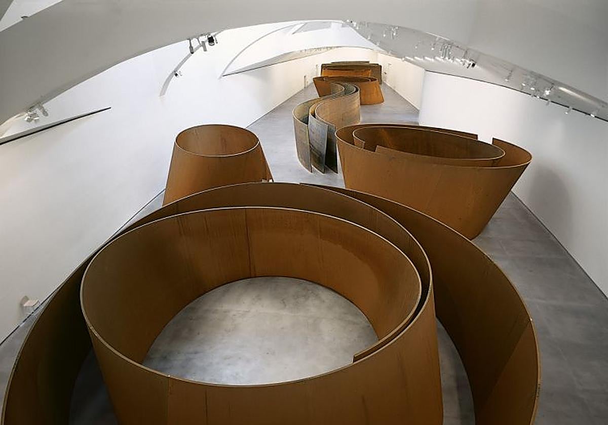 'La materia del tiempo', de Richard Serra, una de las obras esenciales de la colección del museo.