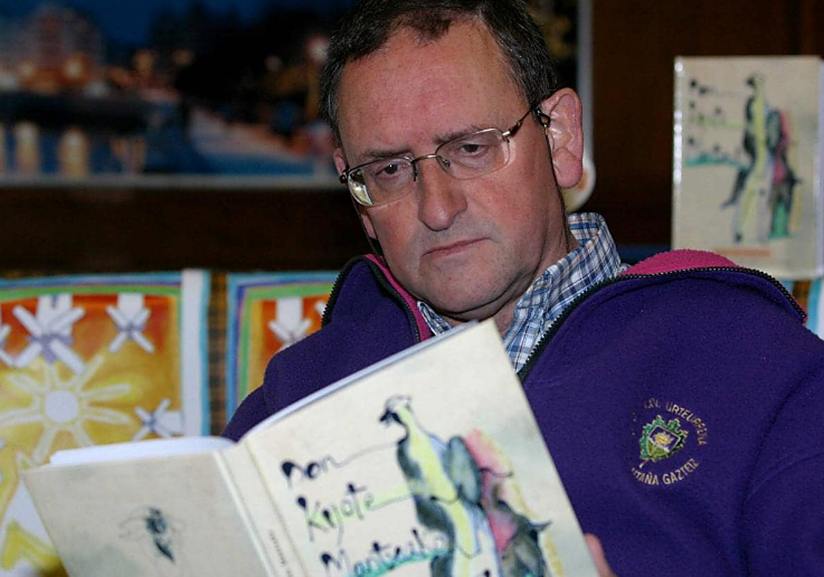 El escritor y profesor de La Salle, Patxi Ezkiaga, en una foto de 2005.