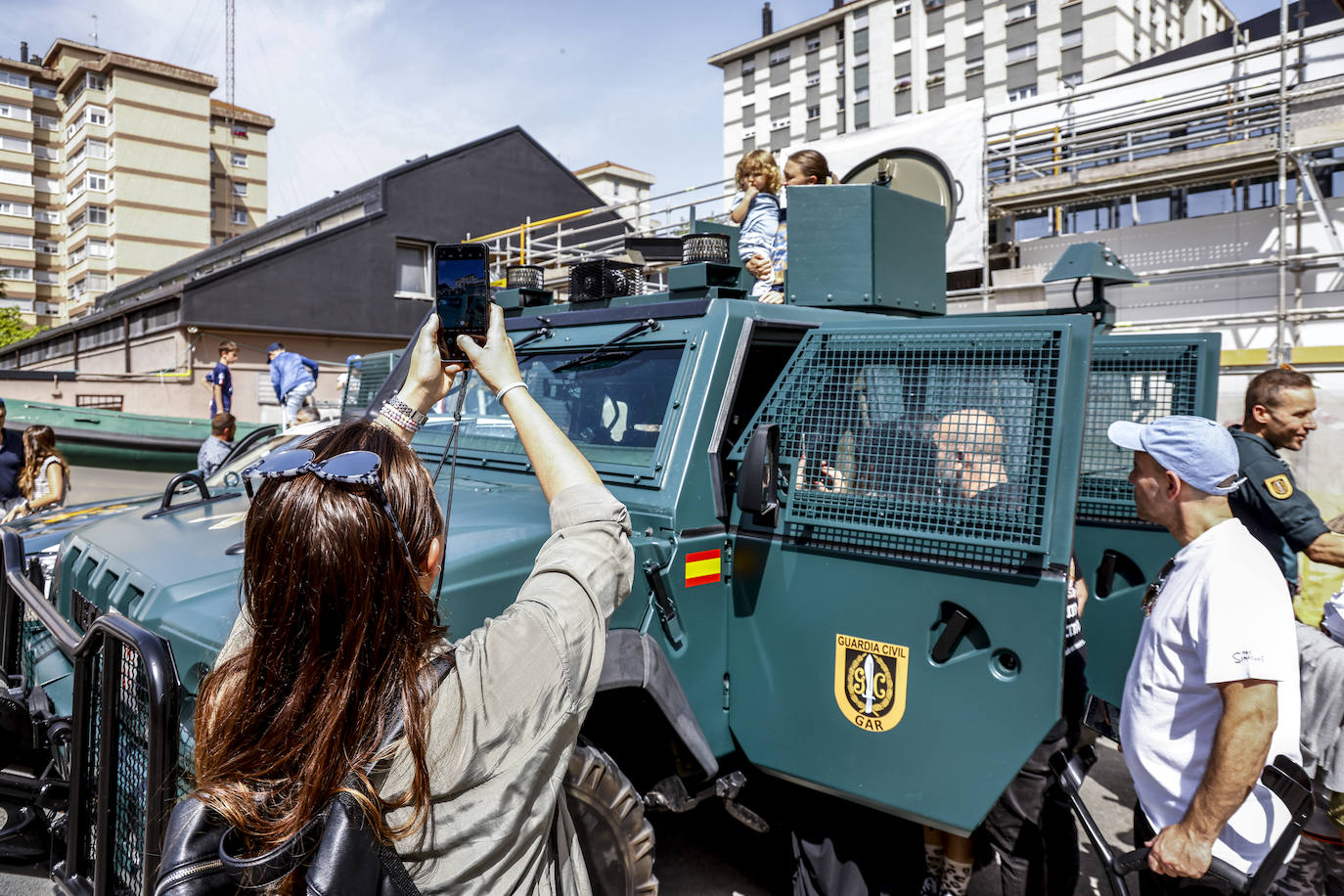 La jornada de puertas abiertas de la Guardia Civil de Vitoria, en imágenes