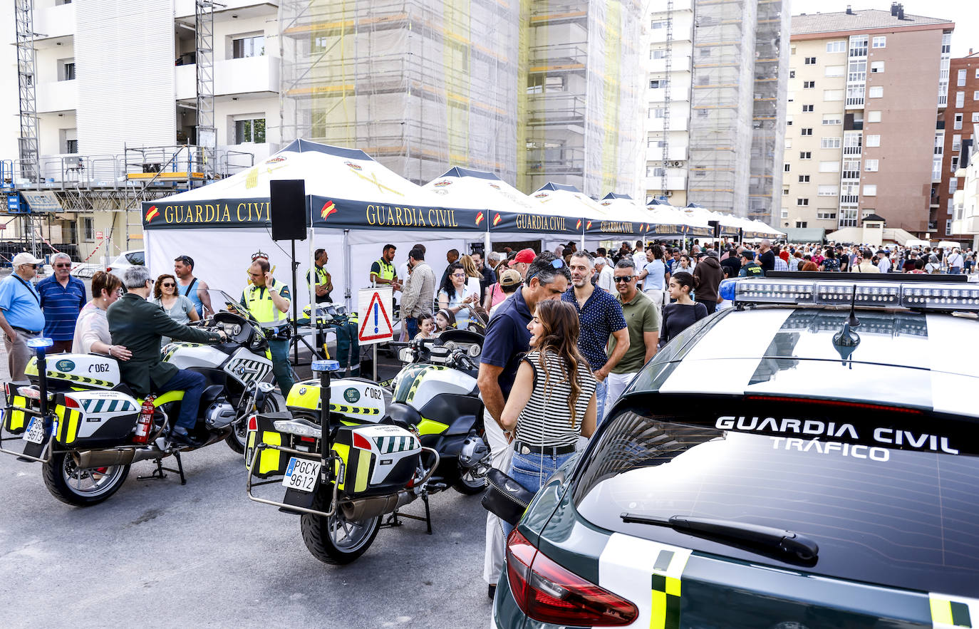 La jornada de puertas abiertas de la Guardia Civil de Vitoria, en imágenes