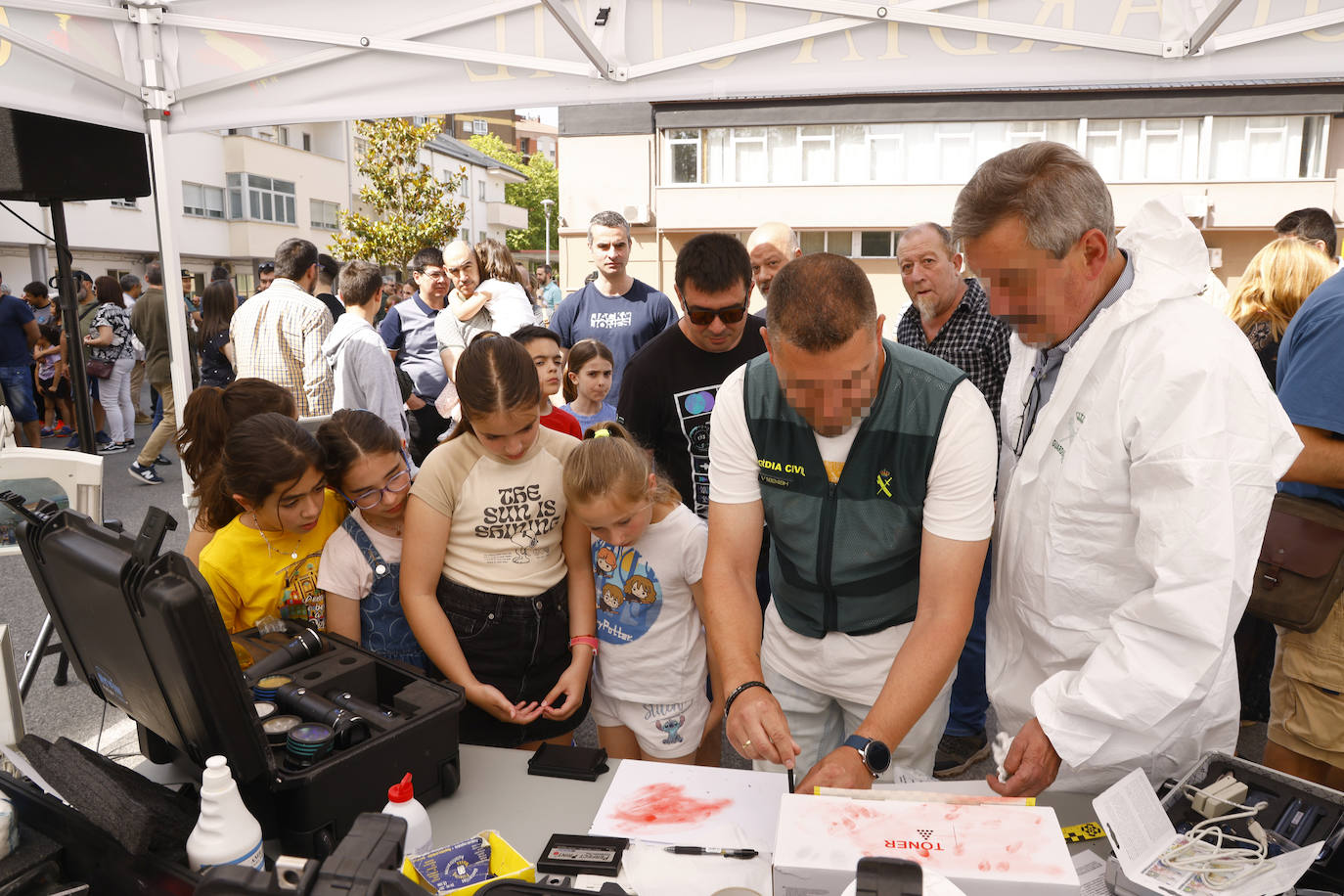 La jornada de puertas abiertas de la Guardia Civil de Vitoria, en imágenes