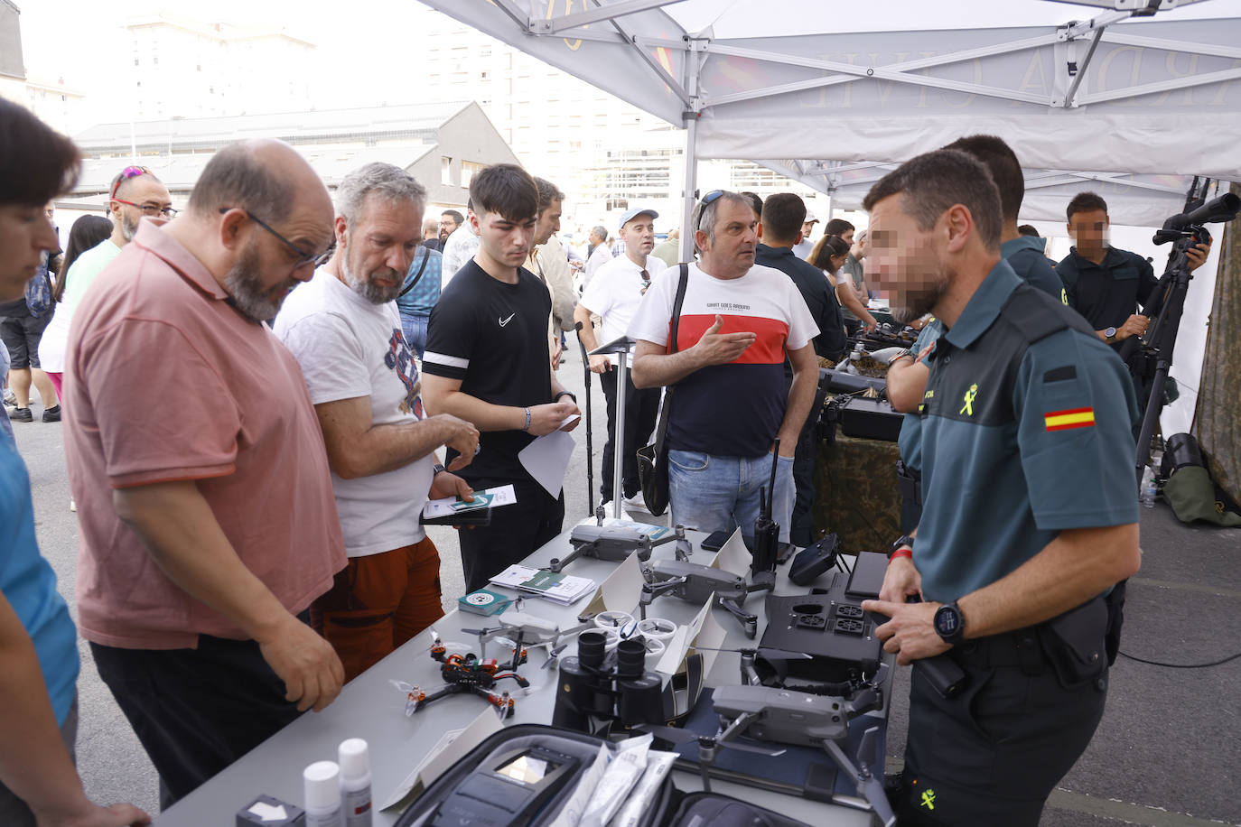 La jornada de puertas abiertas de la Guardia Civil de Vitoria, en imágenes