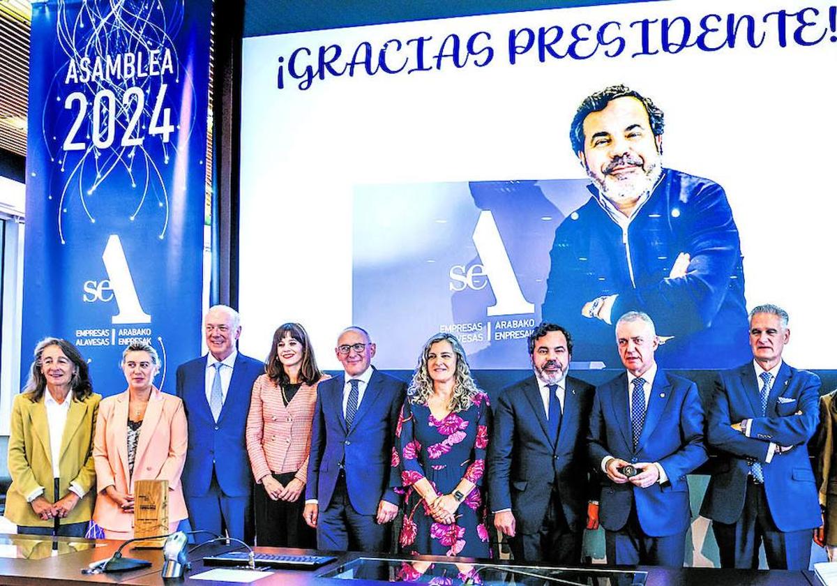 Marisol Garmendia, Irma Basterra, Fernando Salamero, Maider Etxebarria, Ramiro González, Isabel Busto, Pascal Gómez, Iñigo Urkullu, Juan Ugarte, Bakartxo Tejeria, Arantxa Tapia y Tamara Yagüe.