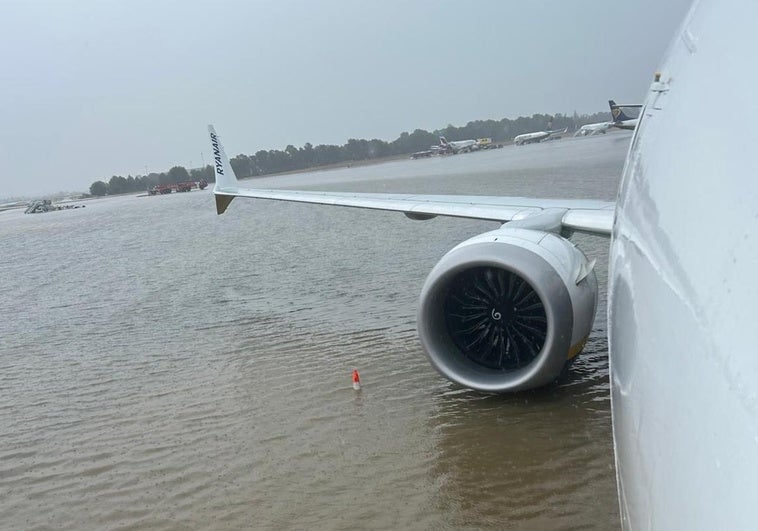 Una impresionante tromba de agua inunda el aeropuerto de Palma y cancela dos vuelos de Bilbao