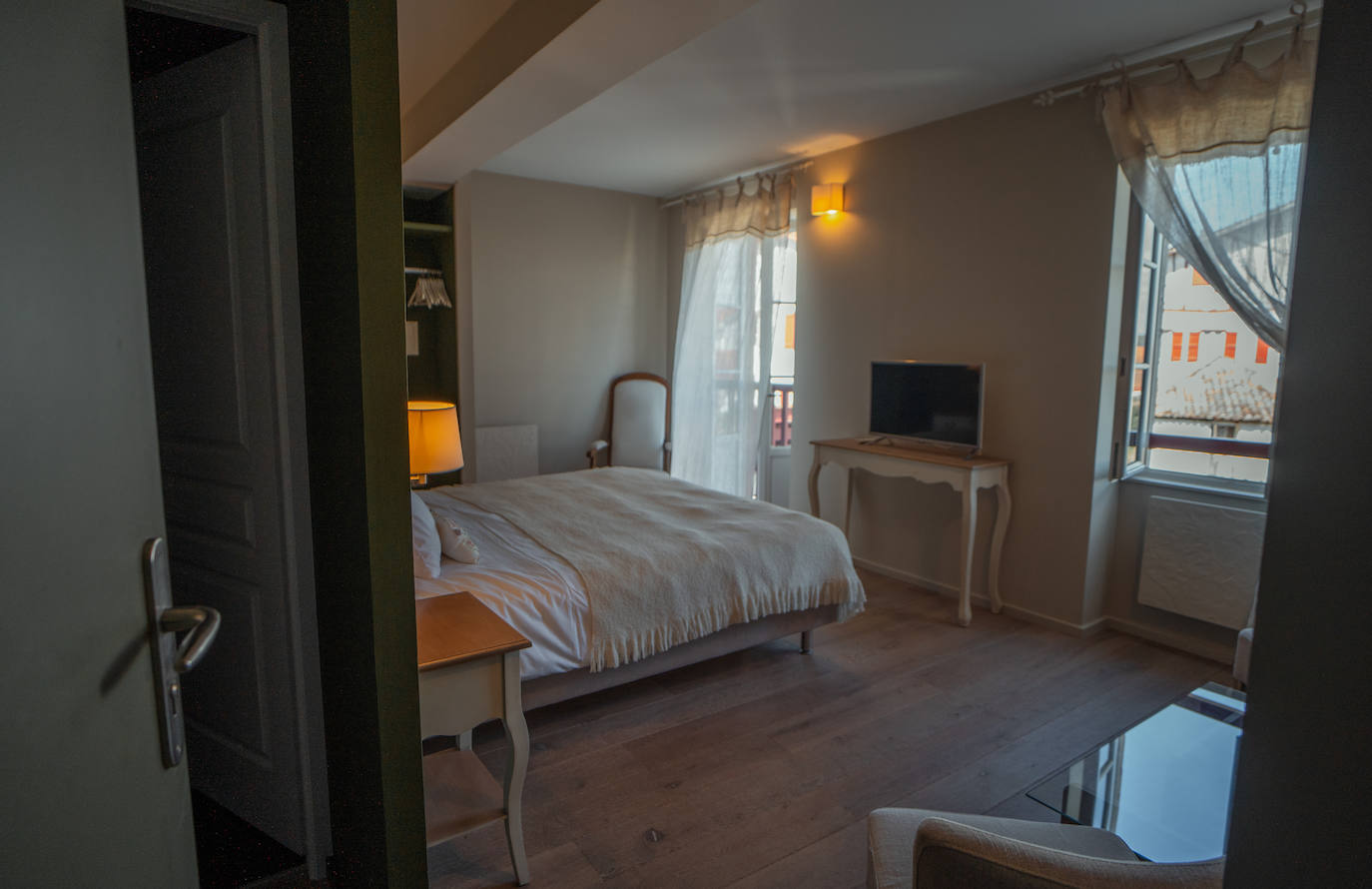 Una madre y su hija convierten una granja en una casa rural con encanto en el País Vasco francés