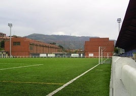 Campo de fútbol de Serralta en Barakaldo.