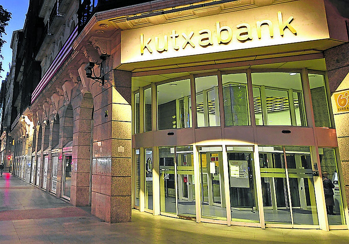 Kutxabank recoge los frutos de la reorganización de su equipo directivo