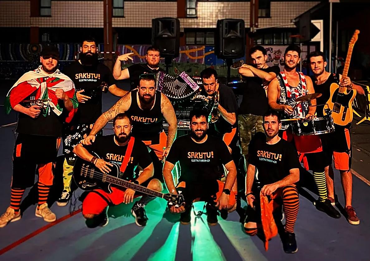 La elektrotxaranga Sakatu.