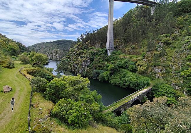 Ponte Filipina sobre el río Zêzere.