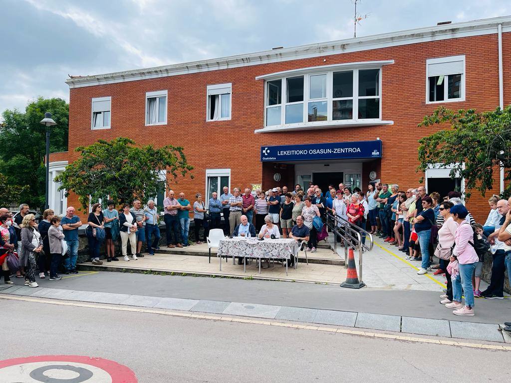 Las protestas frente al ambulatorio de Lekeitio se han repetido en los últimos meses.