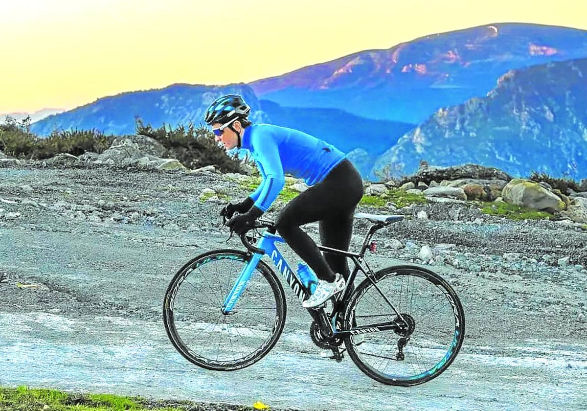 Azpiroz continúa pedaleando diariamente a pesar de haber dejado atrás su etapa profesional.