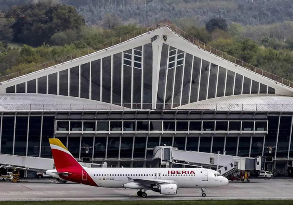 Hasta 3,40 euros por un café con leche... Así se han encarecido los precios en las cafeterías del aeropuerto