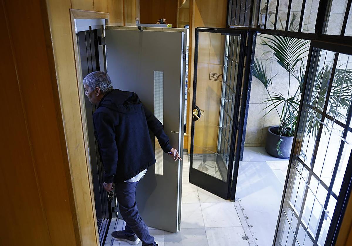 Los ascensores más antiguos serán los que necesiten una mayor reforma, aunque los plazos serán flexibles.