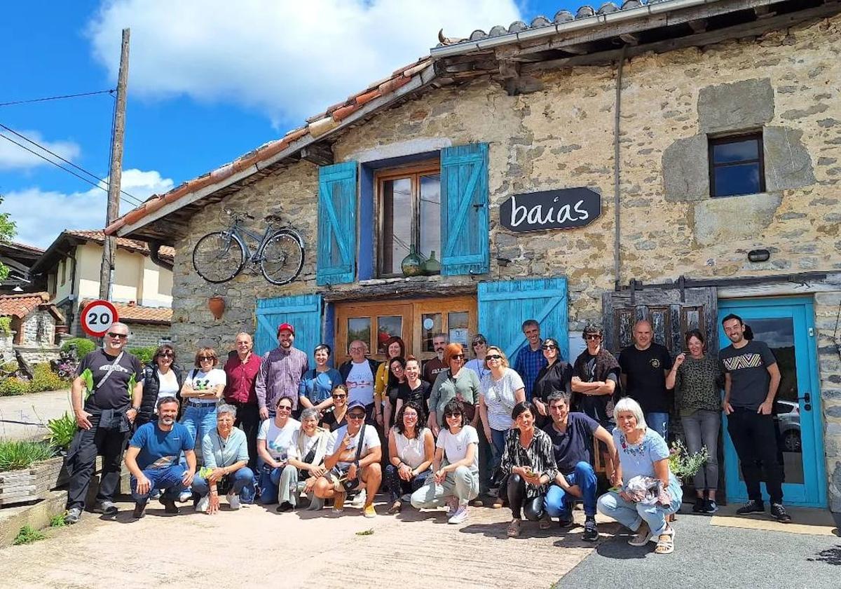 Los agentes turísticos visitaron la cervecería Baias, en Urkabustaiz.