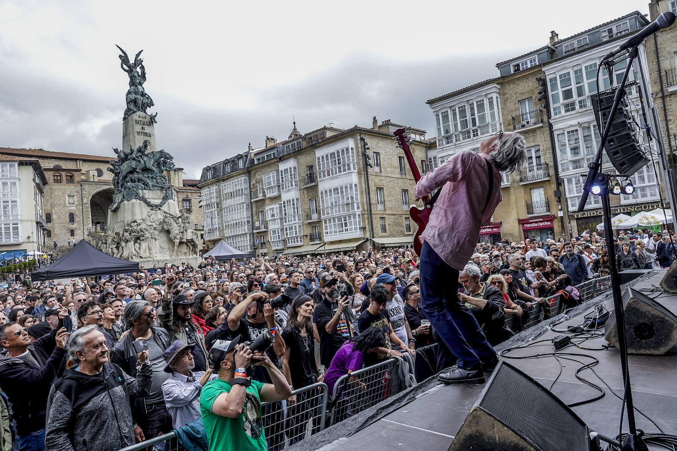 Todo el ambiente de la Virgen Blanca