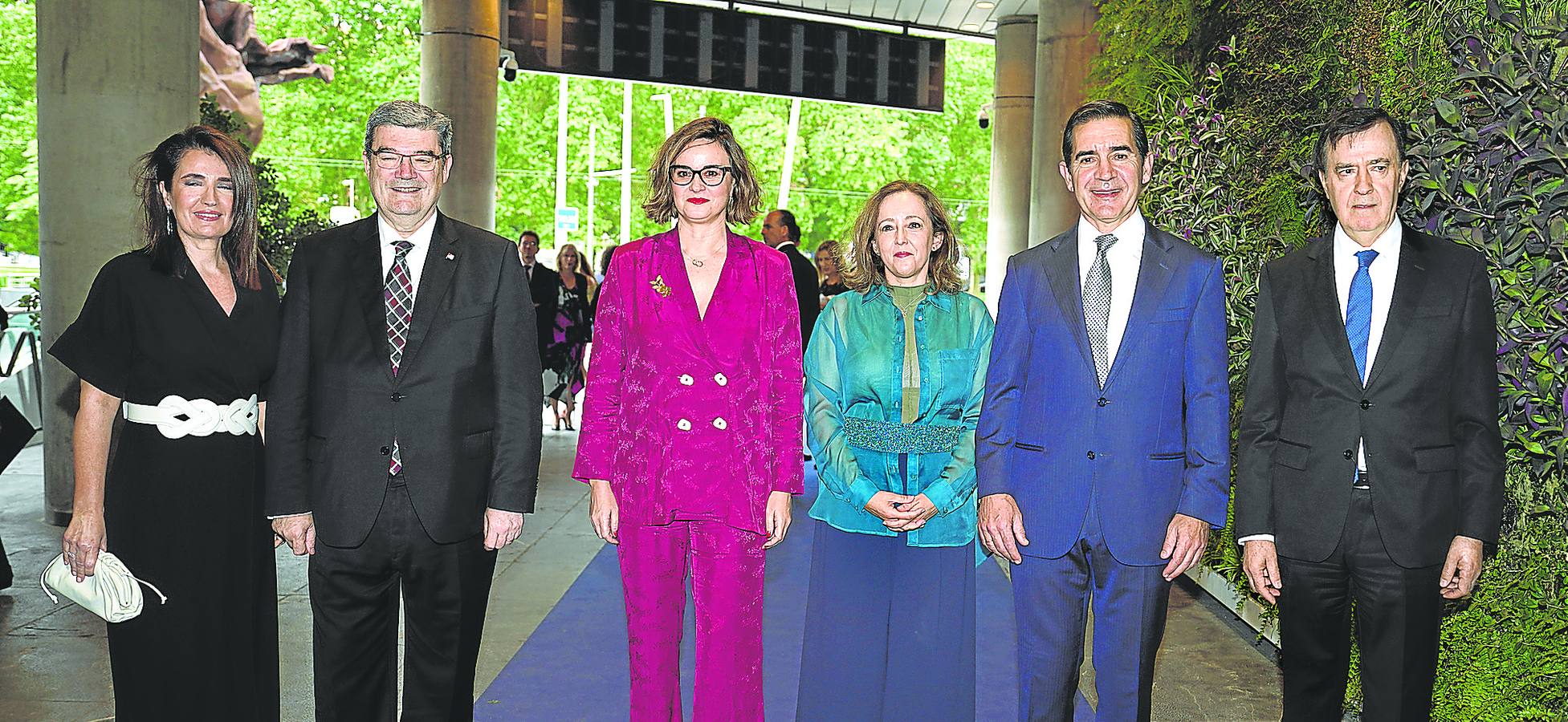 Mireya Uribeetxebarria, Juan Mari Aburto, Elixabete Etxanobe, Eloísa del Pino, Carlos Torres Vila y Rafael Pardo.