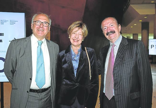 José Ramón Gil, Maite Gorroño y Jaime Gil.