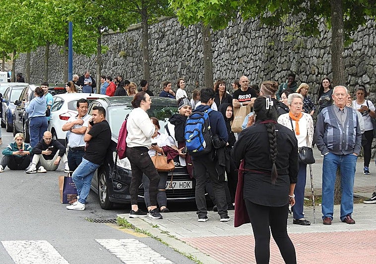 Desalojan el centro comercial de Ballonti por una amenaza de bomba