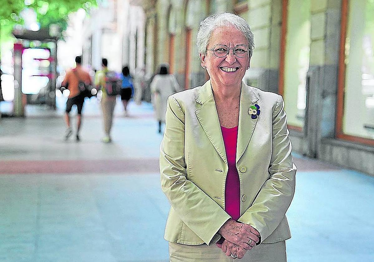 Fernández fue ministra de Asuntos Sociales entre 1988 y 1993.